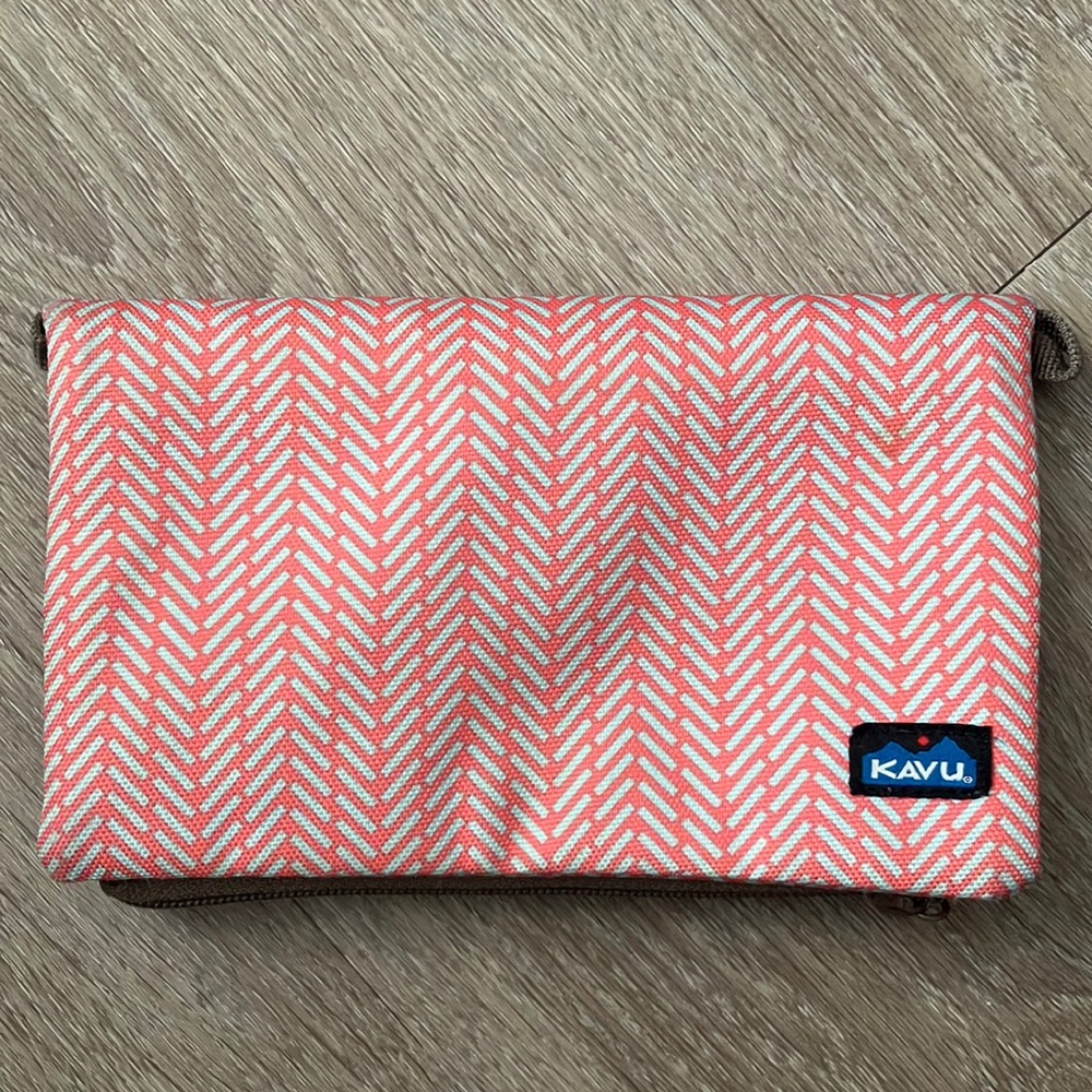 Kavu clutch wallet